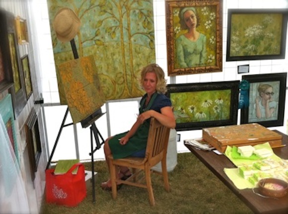 Lynaea in her booth