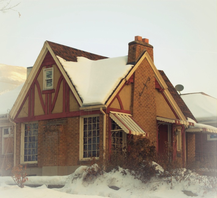 Hansel and Gretel cottage: winter in ogden