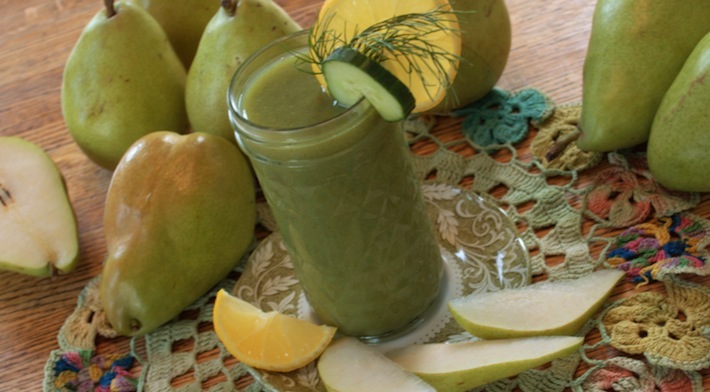 a green smoothie starring pears