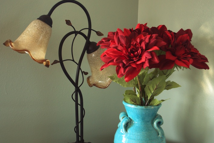 use flowers, thrifty decorating