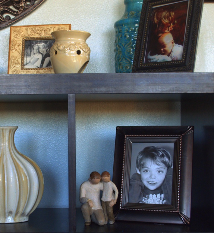 thrifty decor: decorate with photos