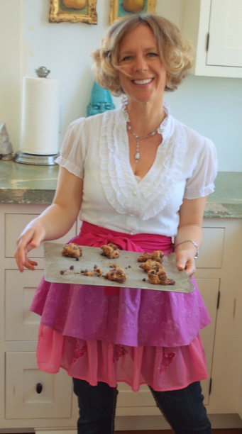 burnt cookies, pink apron 2